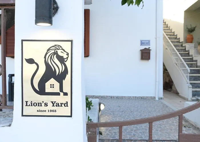 Lion's Yard Апартаменты *